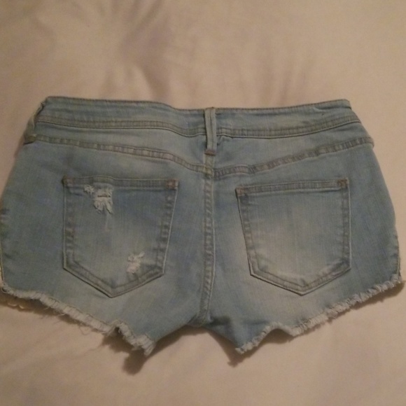 Altar'd State Shorts Size 26/3 - Picture 3 of 3